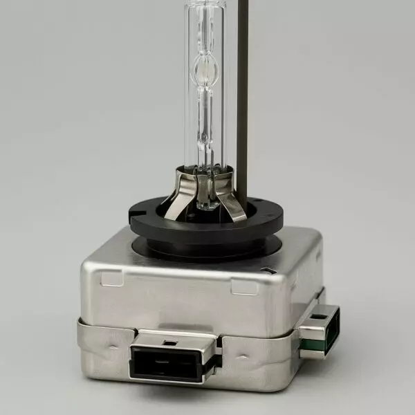 Ксенон крушки: защо светят „като ден“, кога са опасни и как да избереш правилната система